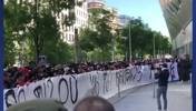 🤬🤬巴黎球迷组织大规模抗议：厌倦了雇佣兵！必须解雇梅西！