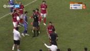 不冷静！吴俊杰第14分钟怒推对手染红