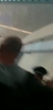 📺不满判罚！罗马球迷在机场围住欧联决赛主裁 保安护送其离开