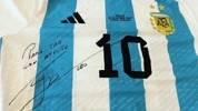 这次是真的，陶强龙获得梅西TO签！此前韦世豪曾给陶强龙签messi