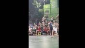 对手都不知所措了！撒贝宁连续出手6次终于投进后，下跪亲吻地板