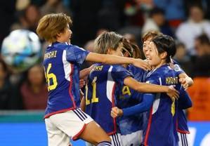 记者谈半场日本女足3-0西班牙:独具一格的亚洲拉丁派,五体投地