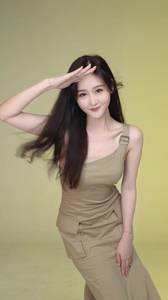 篮球女主播果果晒自拍照并发问：果有千面 你pick哪一面？