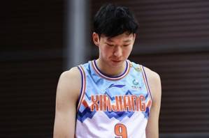 终于离开!周琦为新疆效力5赛季场均18.4分10.7篮板 1冠军5全明星
