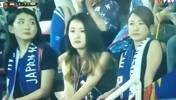 好基因！看台惊现一家日本美女球迷