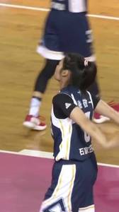 &ldquo;女库里&rdquo;名不虚传！张敬一张老师圆梦WCBA职业赛场 首秀砍17分