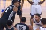 去年今日：季前赛跳球惊现最萌身高差 1米91库里🆚2米24文班