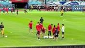 少见的全旅欧主力！网友实拍日本首发球星：久保 伊东 南野在列