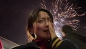 不容易啊😭！阿森纳夺冠，女枪迷明月眼含热泪庆祝